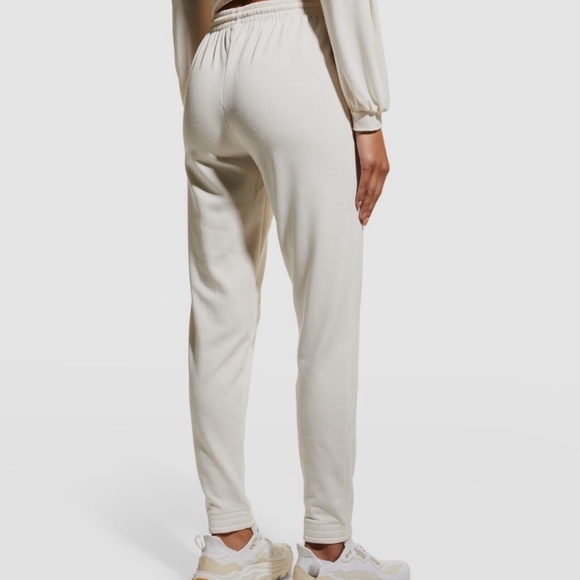 Onzie Joggers - Picture 2 of 4